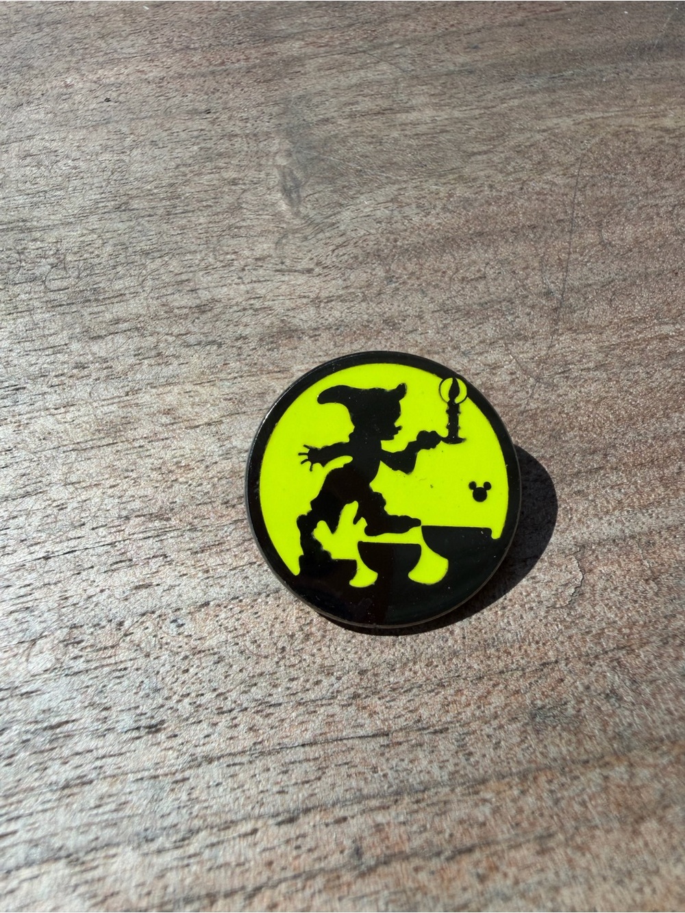 4/$20 2015 Hidden Mickey "Character Silhouettes" Dopey